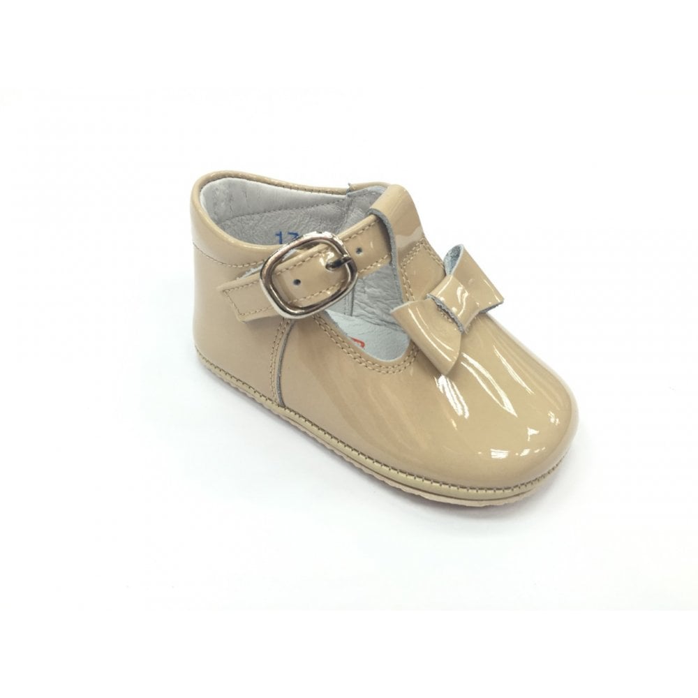 162888 Camel Andanines Bow Pram Shoe
