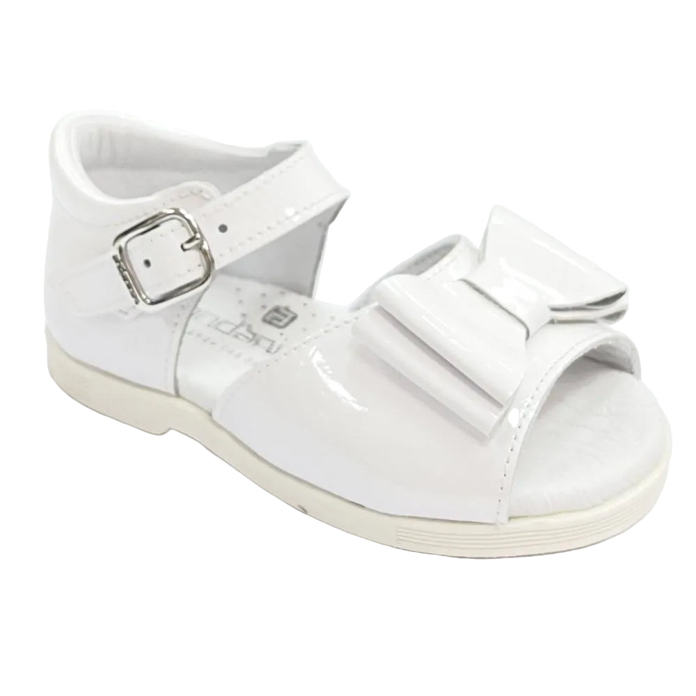 211420 Girls White Patent Bow Sandals