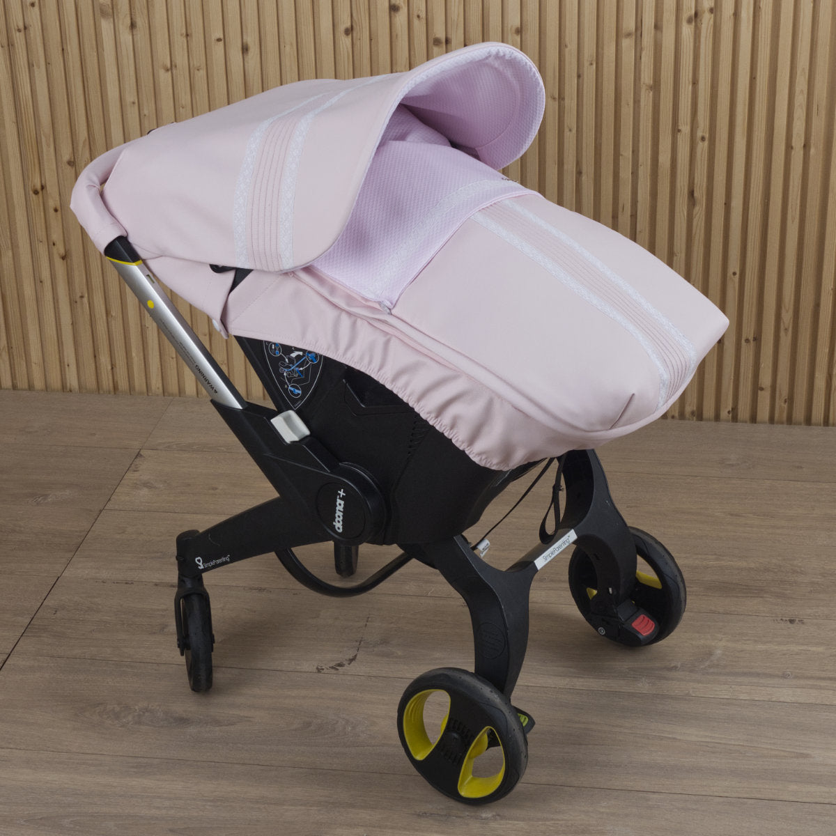 025246 Doona X Car Seat LUXURY Special Edition Lace Cover Leatherette Pink