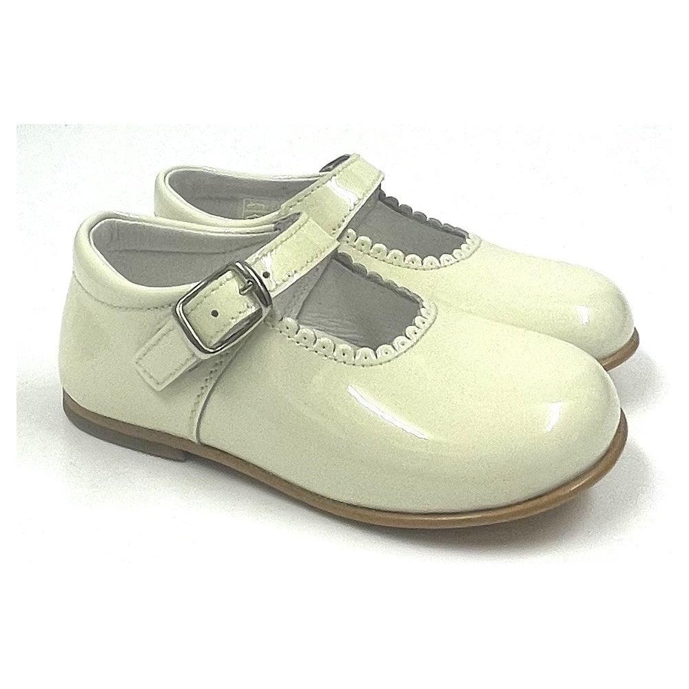 Mary Jane Girls Buckle Classic Shoe Cream Patent
