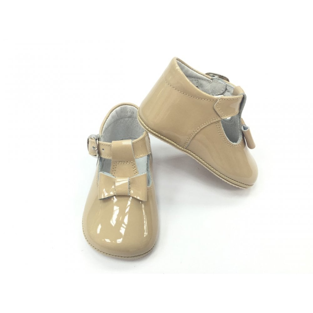 162888 Camel Andanines Bow Pram Shoe