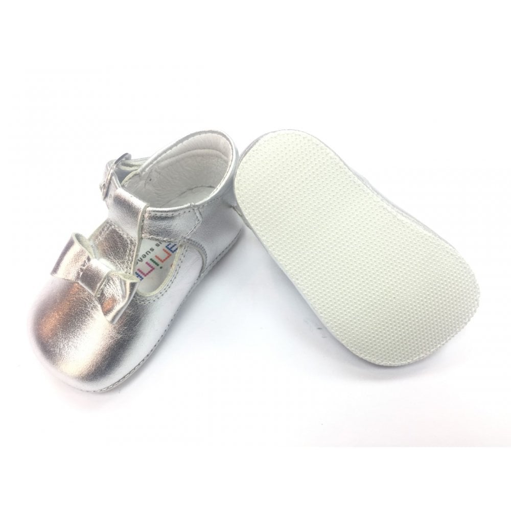162888 Silver Andanines Bow Pram Shoe