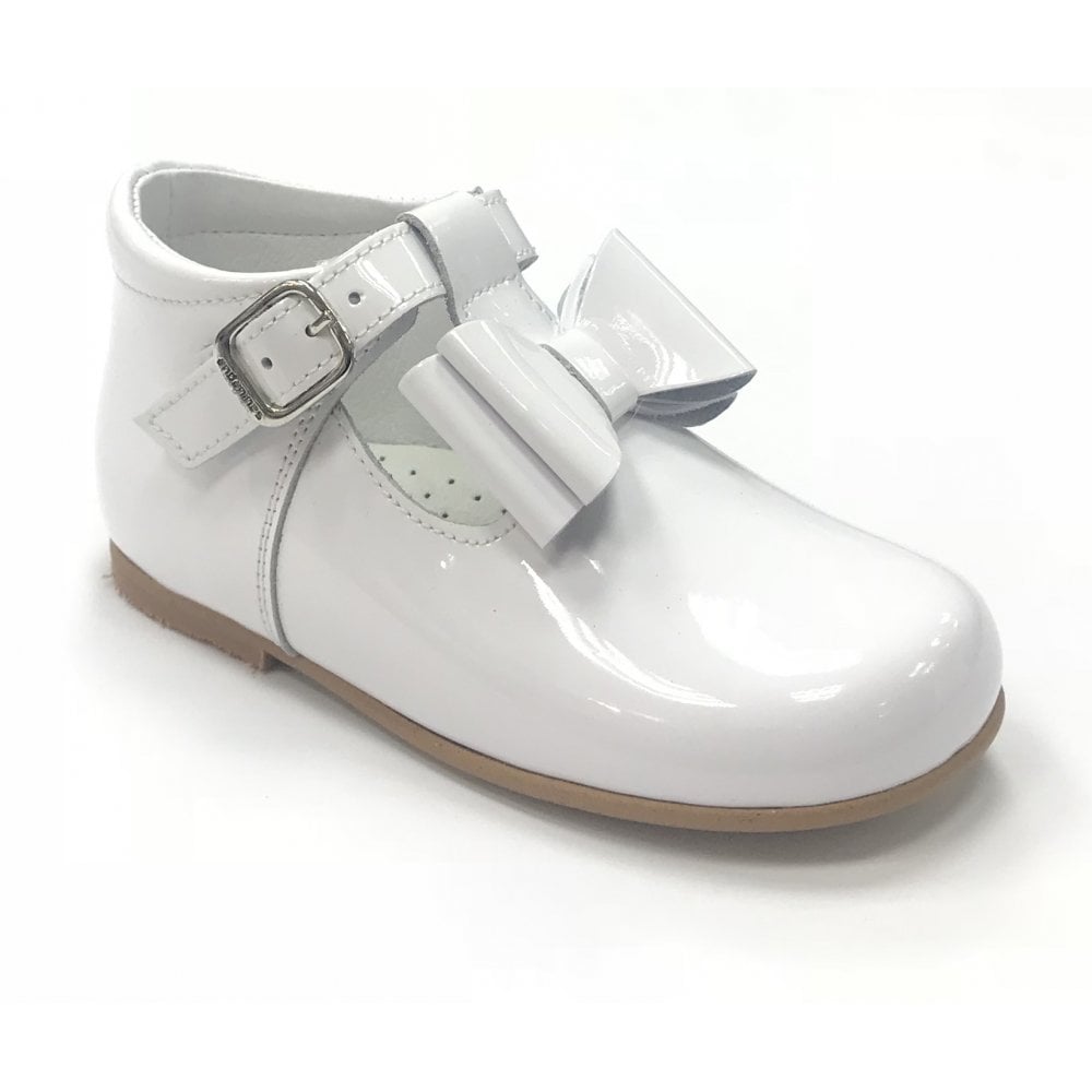 182810 White Bow T-Bar