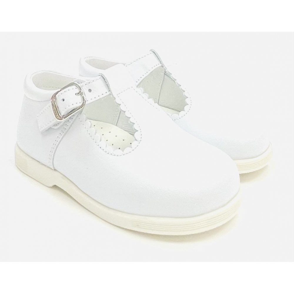Y97411 Andanines Buckle T-Bar Shoe White Leather