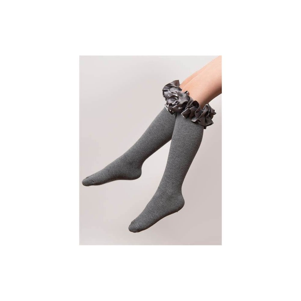 044918 Knee High Ruffle Sock Grey
