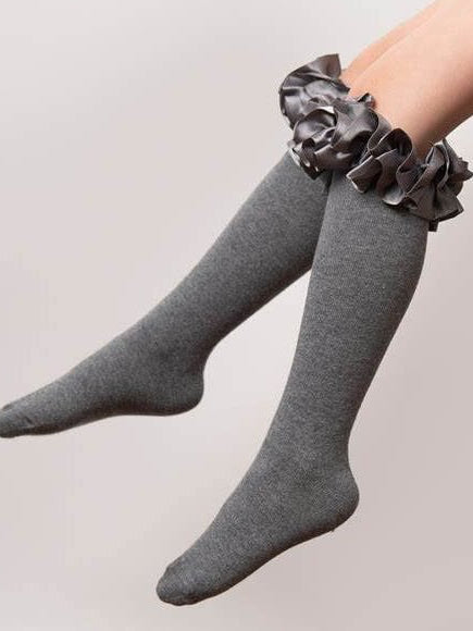 044918 Knee High Ruffle Sock Grey