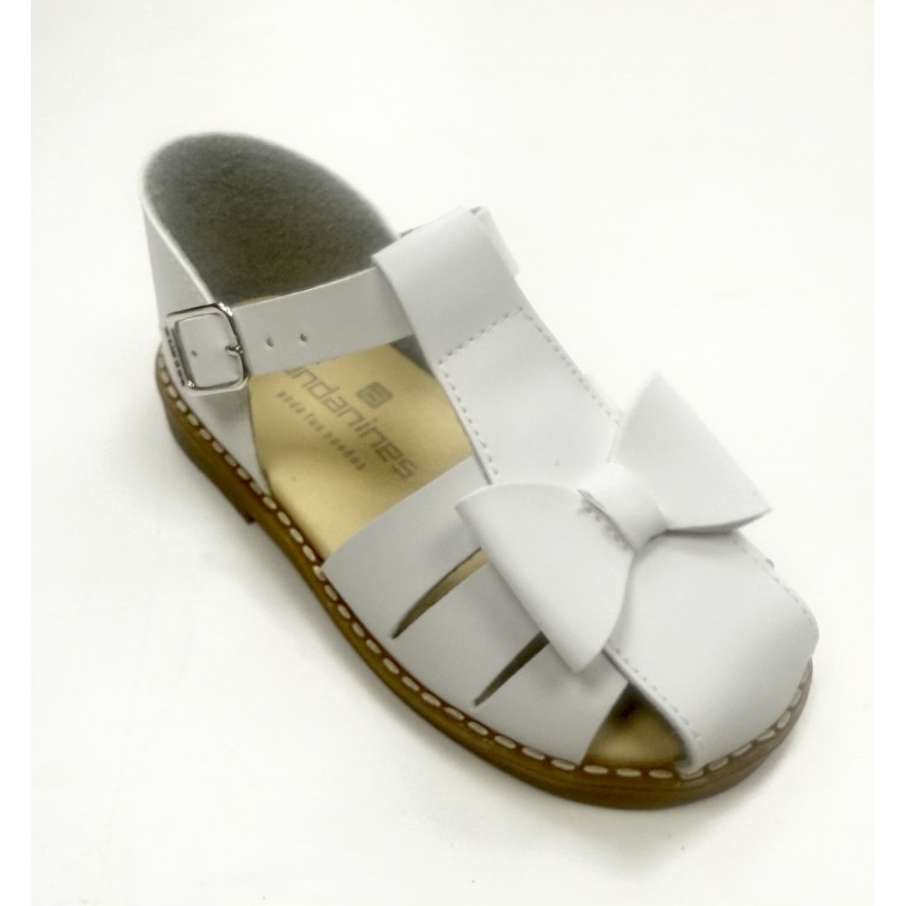 251334 Andanines Closed In Bow Sandal White