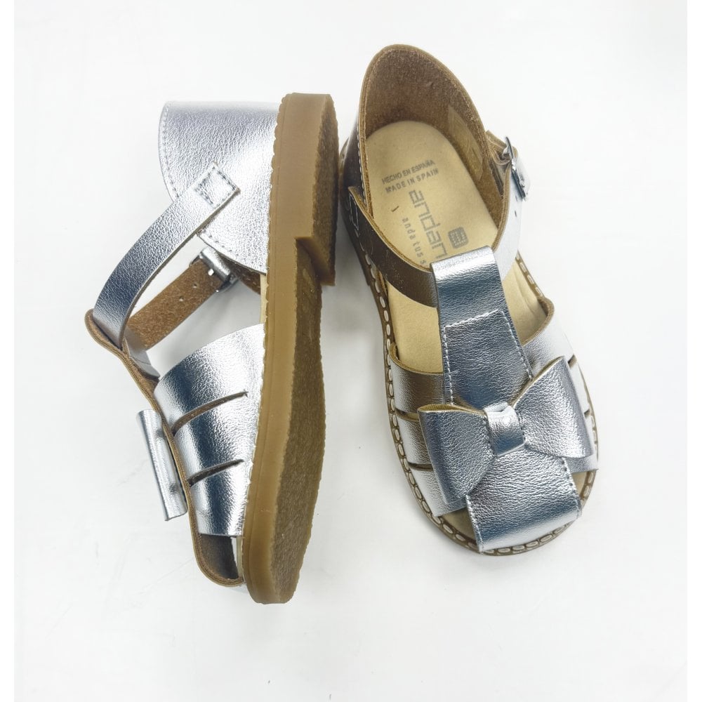 251334 Andanines Closed In Bow Sandal Silver