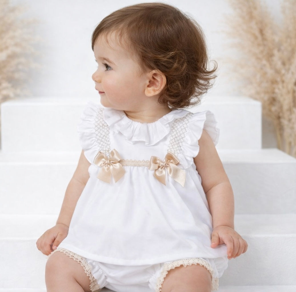 SG154 Baby Girls Frilly Collar Smocked Dress & Bloomers White/camel