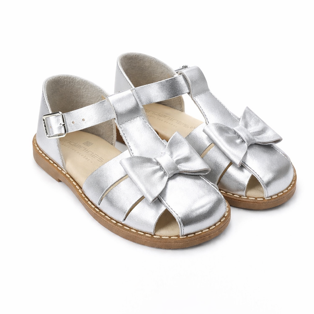 251334 Andanines Closed In Bow Sandal Silver
